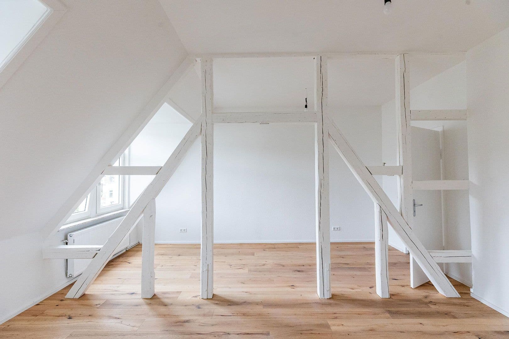 Pronájem bytu 3+kk 105 m², Wiesbaden, Hessen Pronájem bytu 3+kk 105 m², Wiesbaden, Hessen