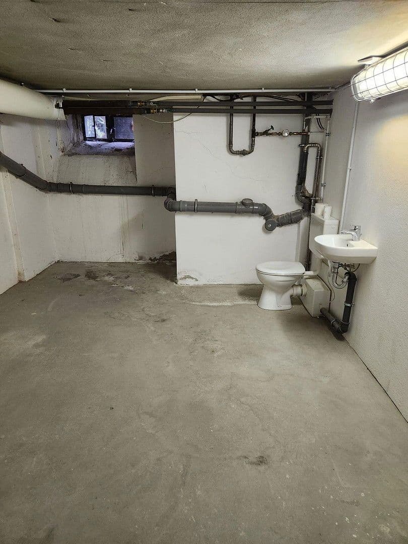 Pronájem nebytového prostoru 330 m², Osnabrück, Dolní Sasko Pronájem nebytového prostoru 330 m², Osnabrück, Dolní Sasko