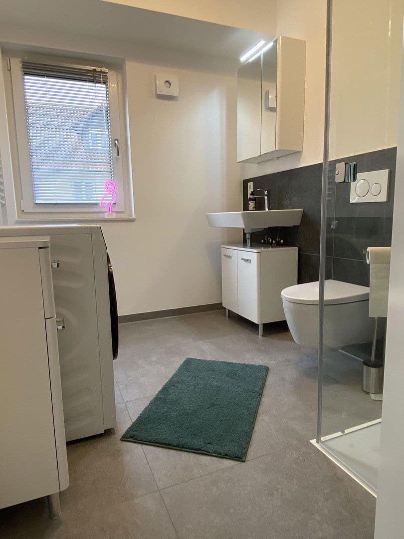 Pronájem bytu 2+1 39 m², Eversbuschstraße, München, Bavorsko Pronájem bytu 2+1 39 m², Eversbuschstraße, München, Bavorsko