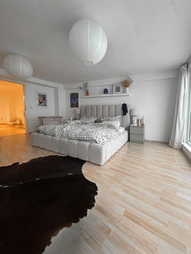 Pronájem bytu 4+1 166 m², Düsseldorf, Severní Porýní-Vestfálsko Pronájem bytu 4+1 166 m², Düsseldorf, Severní Porýní-Vestfálsko