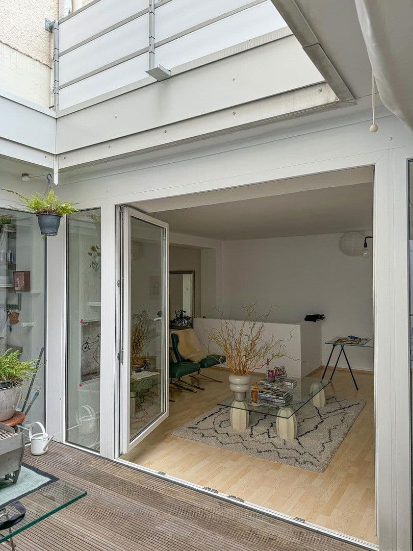 Pronájem bytu 4+1 166 m², Düsseldorf, Severní Porýní-Vestfálsko Pronájem bytu 4+1 166 m², Düsseldorf, Severní Porýní-Vestfálsko