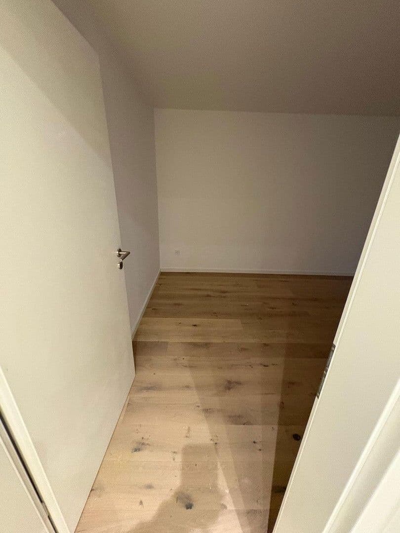 Pronájem bytu 1+1 32 m², Eintrachtstraße 10, München, Bavorsko Pronájem bytu 1+1 32 m², Eintrachtstraße 10, München, Bavorsko