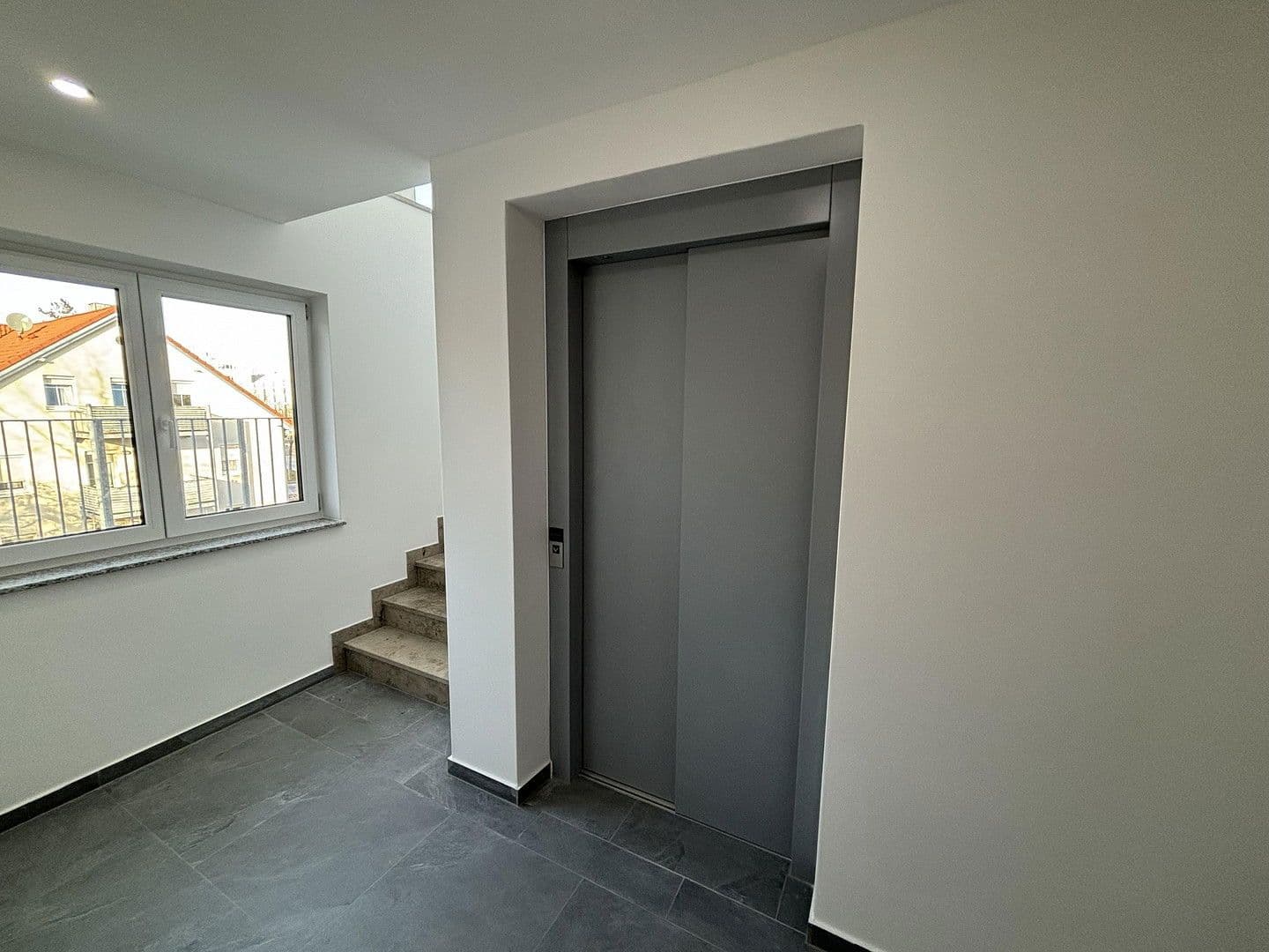 Pronájem bytu 1+1 23 m², Senefelderstr. 1, Augsburg, Bavorsko Pronájem bytu 1+1 23 m², Senefelderstr. 1, Augsburg, Bavorsko