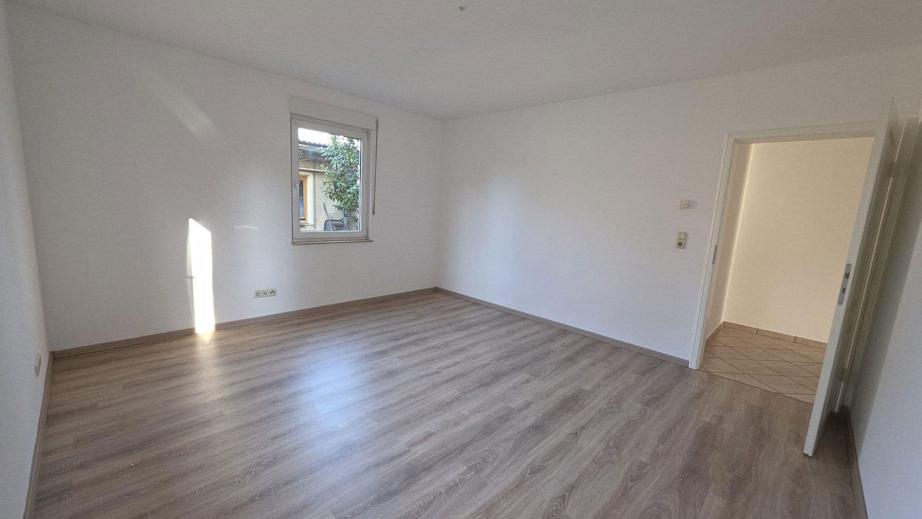 Pronájem bytu 3+1 91 m², Berlin, Berlín Pronájem bytu 3+1 91 m², Berlin, Berlín