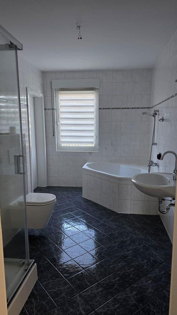 Pronájem bytu 3+1 91 m², Berlin, Berlín Pronájem bytu 3+1 91 m², Berlin, Berlín