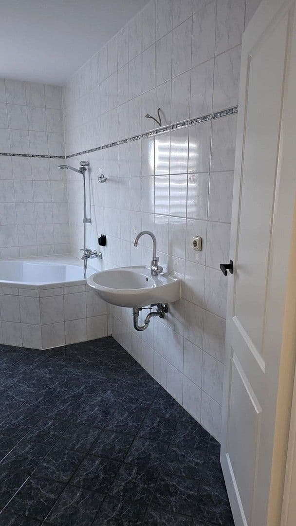 Pronájem bytu 3+1 91 m², Berlin, Berlín Pronájem bytu 3+1 91 m², Berlin, Berlín