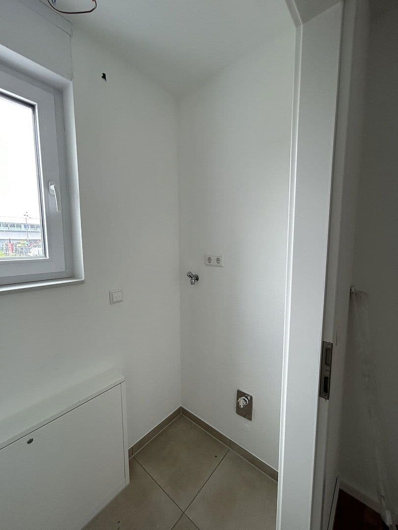 Pronájem bytu 3+1 98 m², Fabrikstraße, Kraichtal, Bádensko-Württembersko Pronájem bytu 3+1 98 m², Fabrikstraße, Kraichtal, Bádensko-Württembersko
