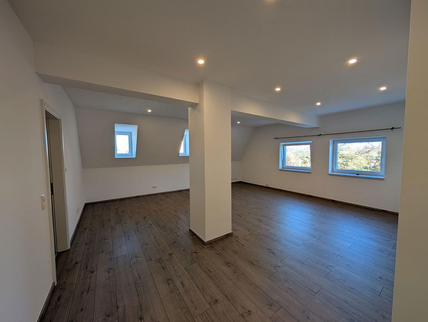 Pronájem bytu 2+1 82 m², Haidenburger Straße 23, Aidenbach, Bavorsko Pronájem bytu 2+1 82 m², Haidenburger Straße 23, Aidenbach, Bavorsko