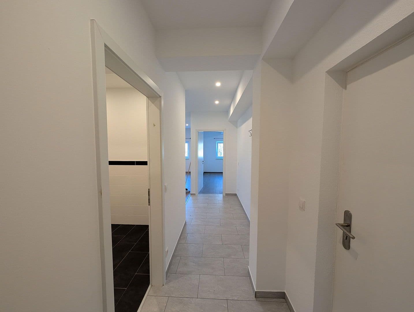 Pronájem bytu 2+1 82 m², Haidenburger Straße 23, Aidenbach, Bavorsko Pronájem bytu 2+1 82 m², Haidenburger Straße 23, Aidenbach, Bavorsko