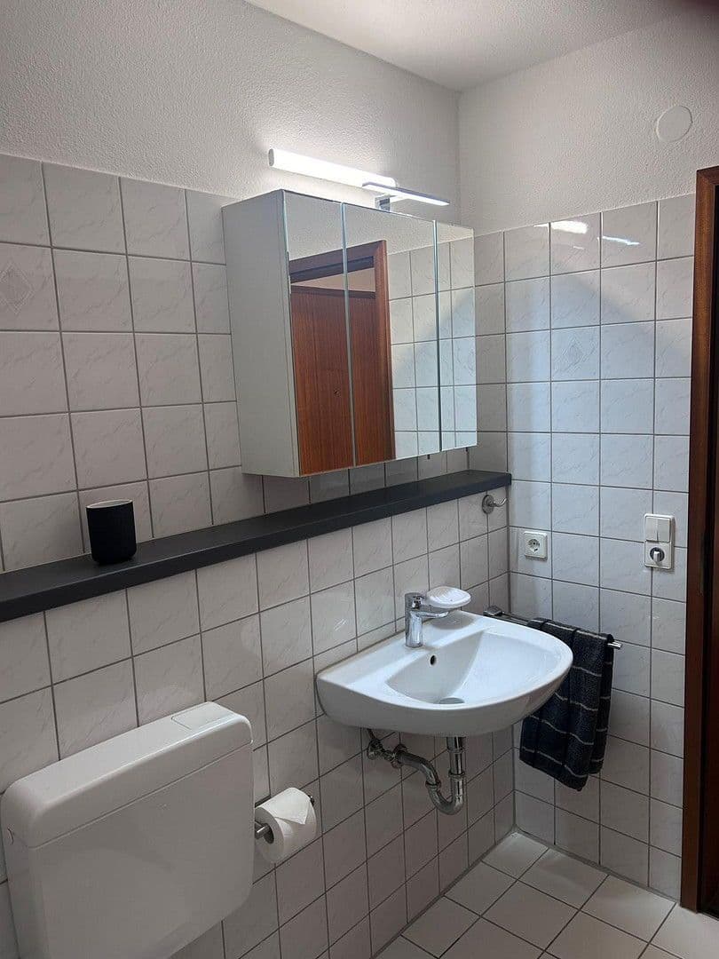 Pronájem bytu 2+1 59 m², Stuttgart, Bádensko-Württembersko Pronájem bytu 2+1 59 m², Stuttgart, Bádensko-Württembersko