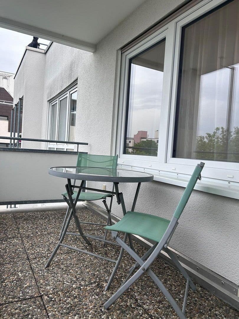 Pronájem bytu 2+1 59 m², Stuttgart, Bádensko-Württembersko Pronájem bytu 2+1 59 m², Stuttgart, Bádensko-Württembersko