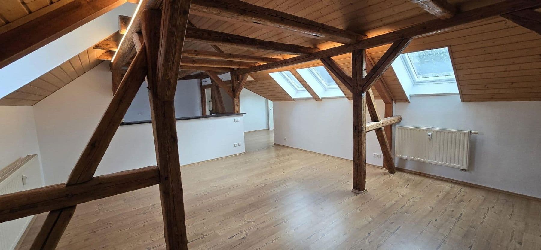 Pronájem bytu 3+1 108 m², Markt 5, Treuen, Sasko Pronájem bytu 3+1 108 m², Markt 5, Treuen, Sasko