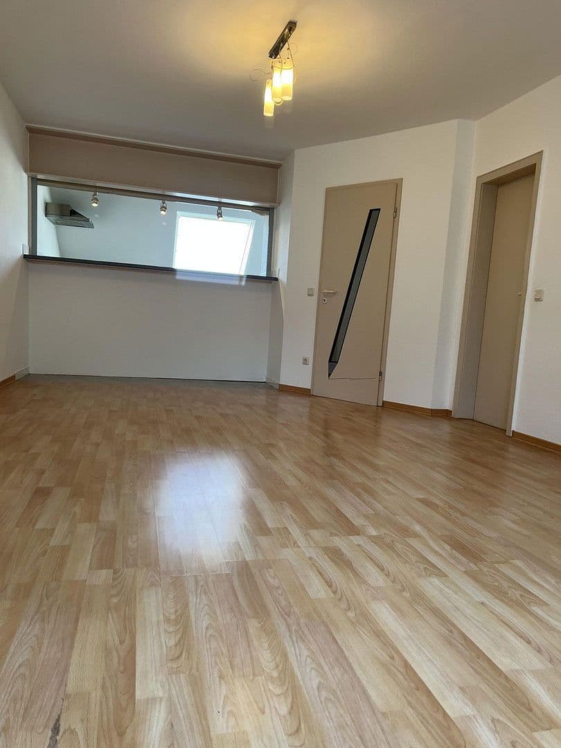 Pronájem bytu 1+1 50 m², Felsingstraße, Darmstadt, Hessen Pronájem bytu 1+1 50 m², Felsingstraße, Darmstadt, Hessen