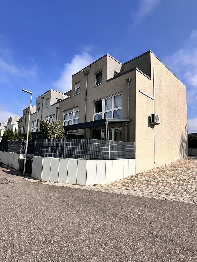 Prodej domu 145 m², pozemek 151 m², Rastatt, Bádensko-Württembersko Prodej domu 145 m², pozemek 151 m², Rastatt, Bádensko-Württembersko