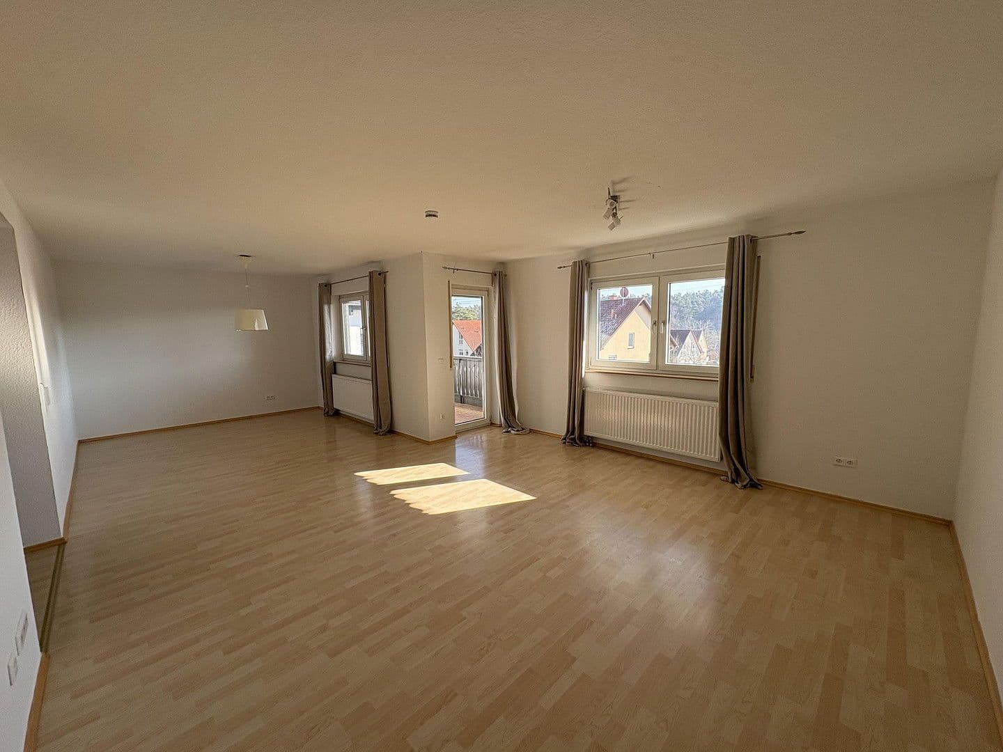 Prodej bytu 5+kk 128 m², Ramstein-Miesenbach, Porýní-Falc Prodej bytu 5+kk 128 m², Ramstein-Miesenbach, Porýní-Falc