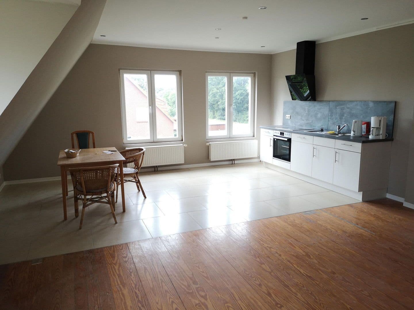 Pronájem bytu 5+1 125 m², Steinrader Damm 89, Lübeck, Šlesvicko-Holštýnsko Pronájem bytu 5+1 125 m², Steinrader Damm 89, Lübeck, Šlesvicko-Holštýnsko