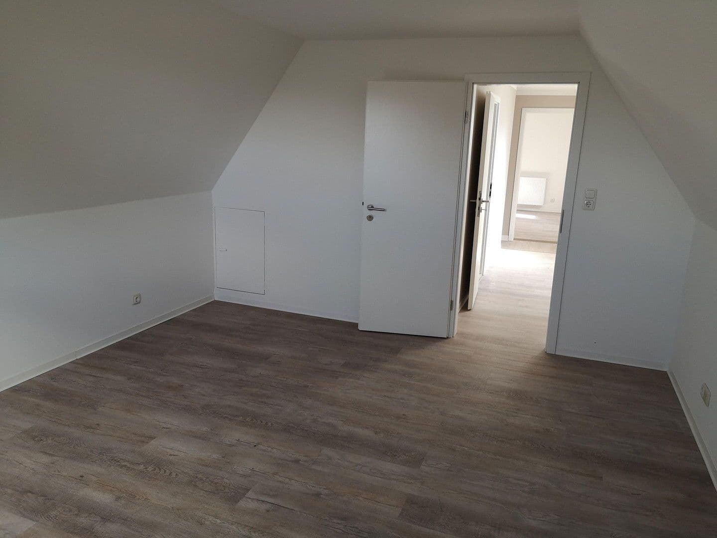 Pronájem bytu 5+1 125 m², Steinrader Damm 89, Lübeck, Šlesvicko-Holštýnsko Pronájem bytu 5+1 125 m², Steinrader Damm 89, Lübeck, Šlesvicko-Holštýnsko