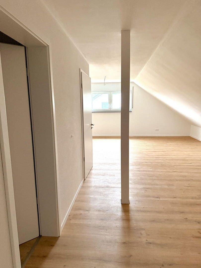 Pronájem domu 156 m², pozemek 300 m², Attenweiler, Bádensko-Württembersko Pronájem domu 156 m², pozemek 300 m², Attenweiler, Bádensko-Württembersko