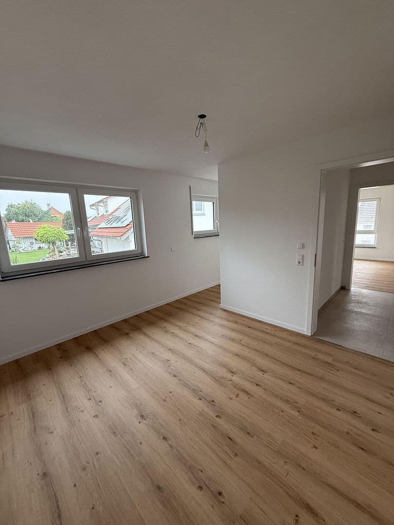 Pronájem domu 156 m², pozemek 300 m², Attenweiler, Bádensko-Württembersko Pronájem domu 156 m², pozemek 300 m², Attenweiler, Bádensko-Württembersko