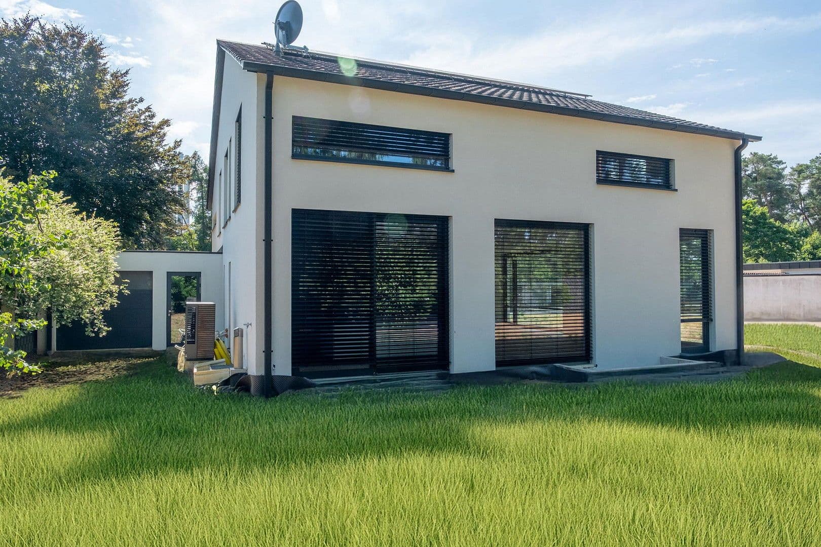 Prodej domu 260 m², pozemek 1.080 m², Karlsruhe, Bádensko-Württembersko Prodej domu 260 m², pozemek 1.080 m², Karlsruhe, Bádensko-Württembersko