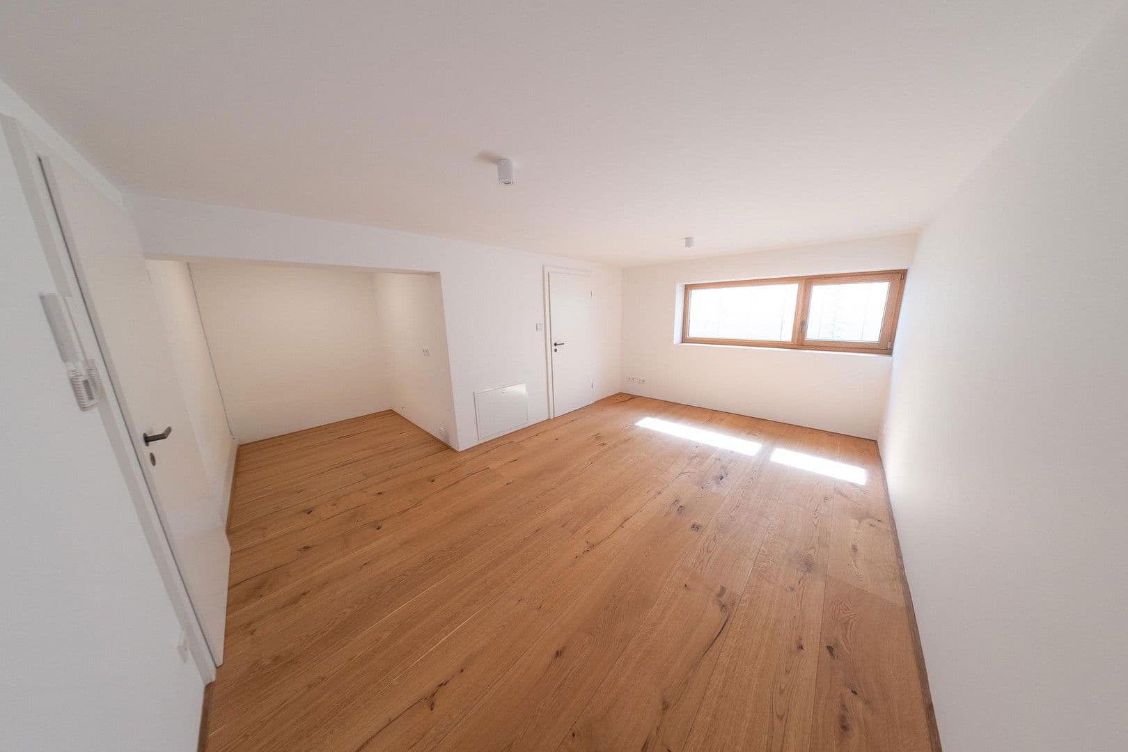 Prodej domu 260 m², pozemek 1.080 m², Karlsruhe, Bádensko-Württembersko Prodej domu 260 m², pozemek 1.080 m², Karlsruhe, Bádensko-Württembersko