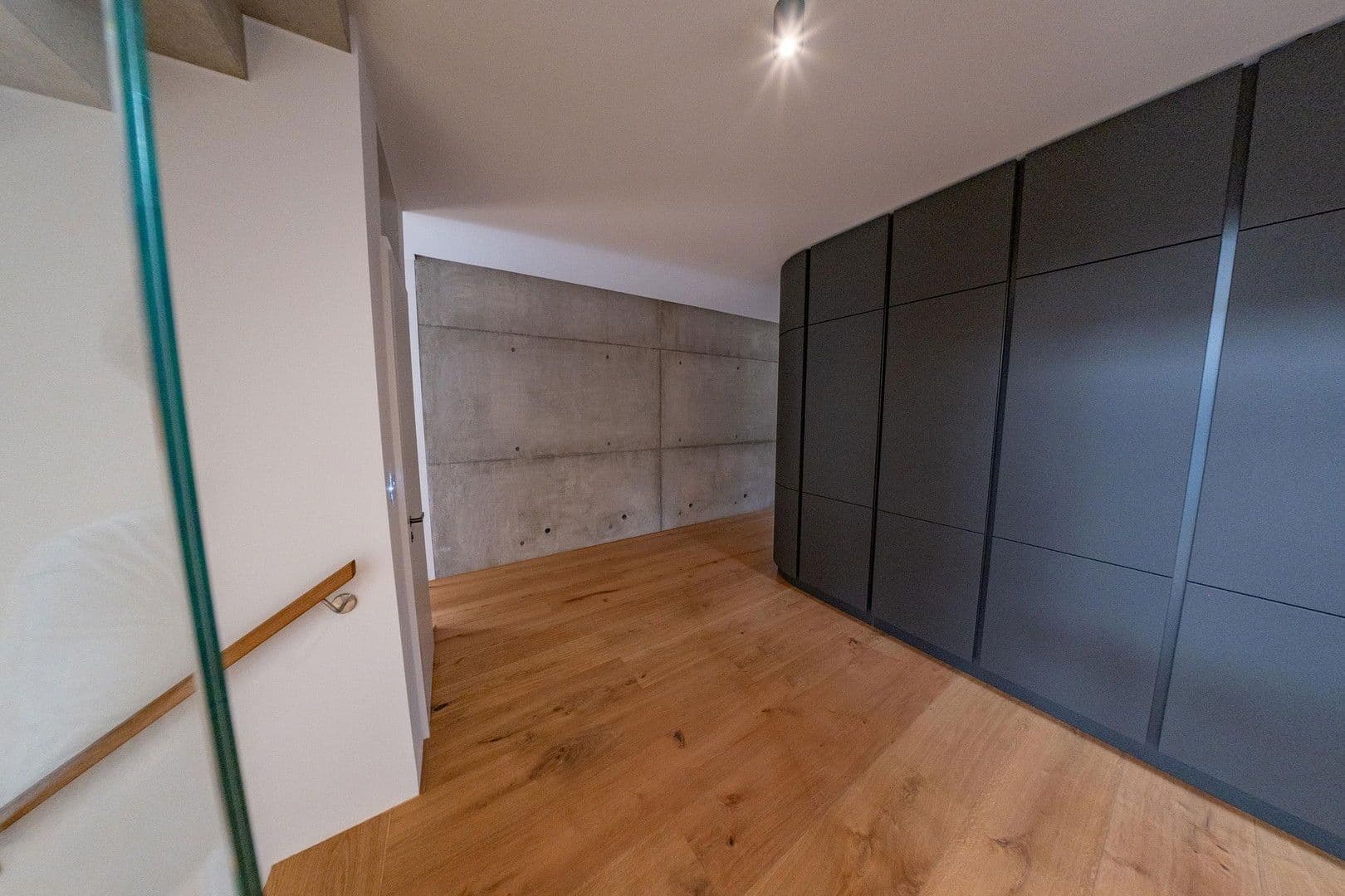 Prodej domu 260 m², pozemek 1.080 m², Karlsruhe, Bádensko-Württembersko Prodej domu 260 m², pozemek 1.080 m², Karlsruhe, Bádensko-Württembersko