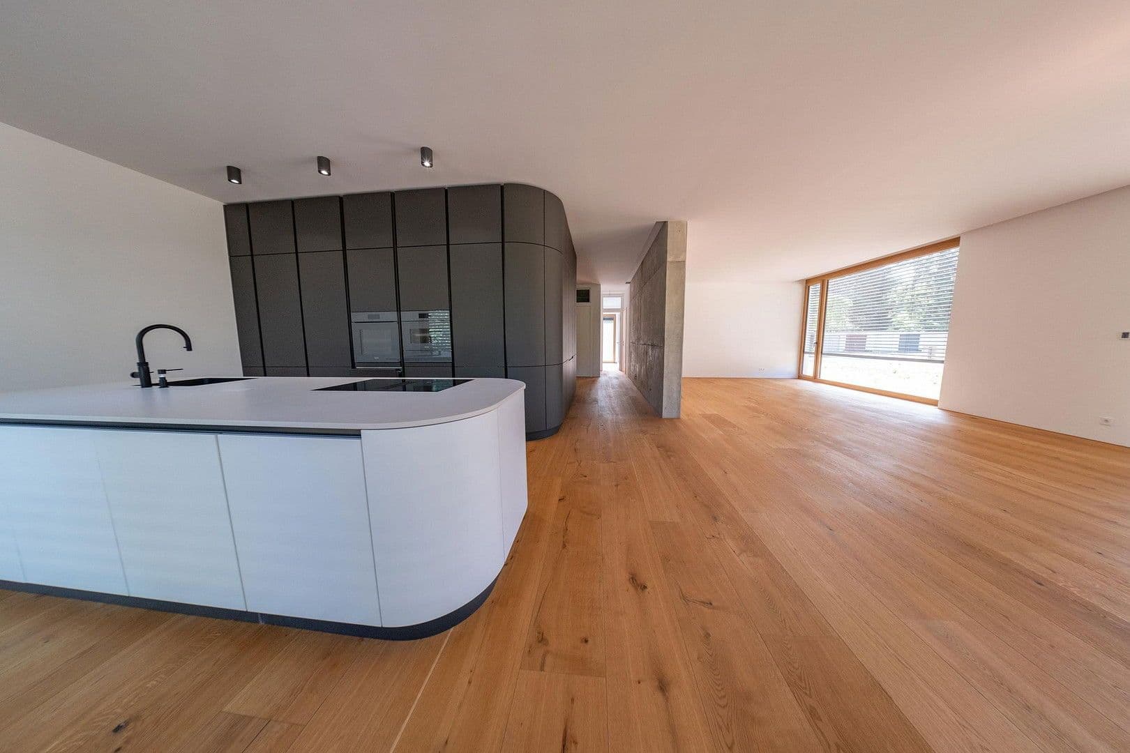 Prodej domu 260 m², pozemek 1.080 m², Karlsruhe, Bádensko-Württembersko Prodej domu 260 m², pozemek 1.080 m², Karlsruhe, Bádensko-Württembersko