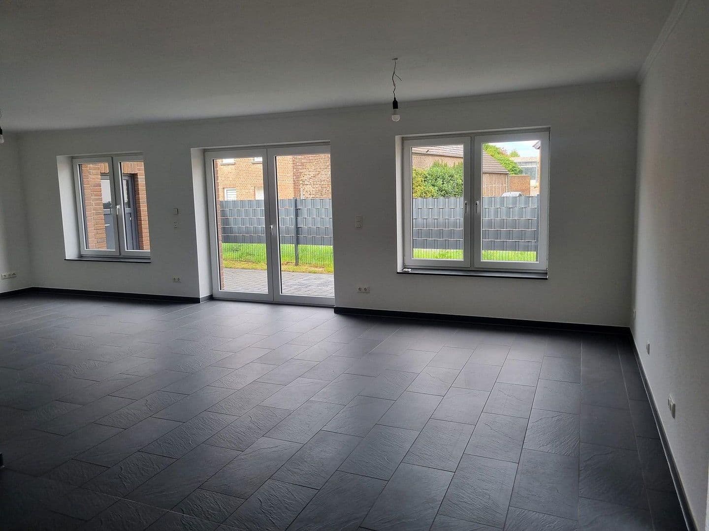 Prodej domu 135 m², pozemek 500 m², Annastr. 18a, Nörvenich, Severní Porýní-Vestfálsko Prodej domu 135 m², pozemek 500 m², Annastr. 18a, Nörvenich, Severní Porýní-Vestfálsko