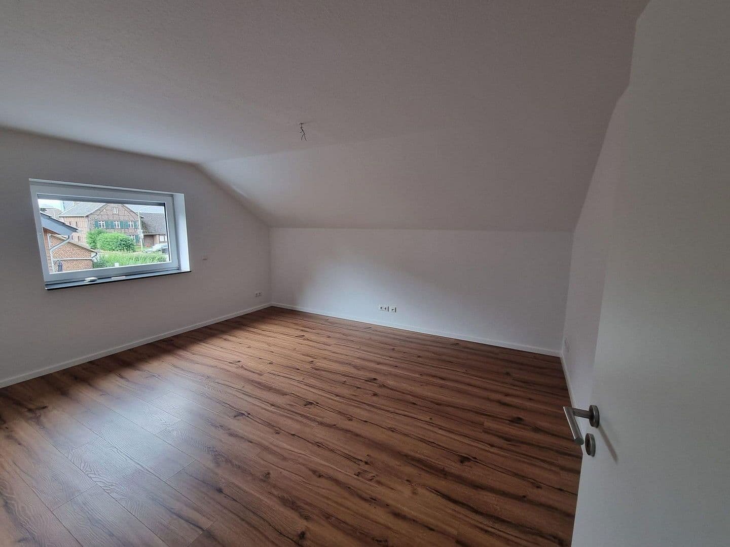 Prodej domu 135 m², pozemek 500 m², Annastr. 18a, Nörvenich, Severní Porýní-Vestfálsko Prodej domu 135 m², pozemek 500 m², Annastr. 18a, Nörvenich, Severní Porýní-Vestfálsko