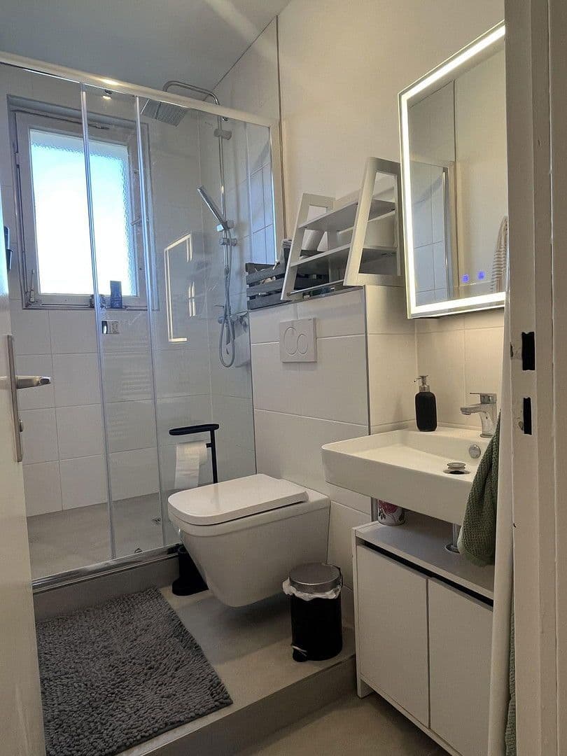 Prodej bytu 3+1 70 m², Friedrichsruher Straße 54, Berlin, Berlín Prodej bytu 3+1 70 m², Friedrichsruher Straße 54, Berlin, Berlín