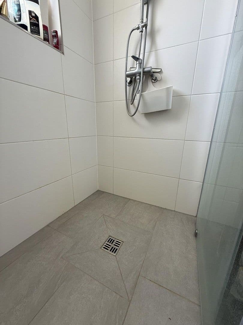 Prodej bytu 3+1 70 m², Friedrichsruher Straße 54, Berlin, Berlín Prodej bytu 3+1 70 m², Friedrichsruher Straße 54, Berlin, Berlín