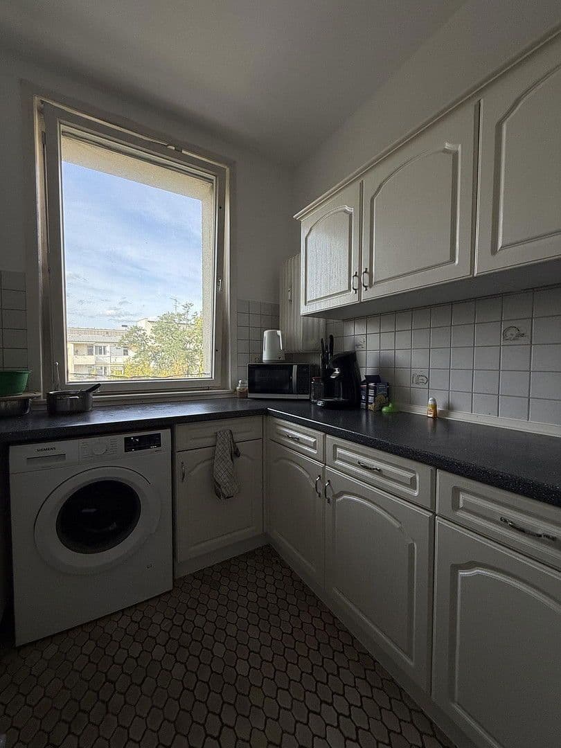 Prodej bytu 3+1 70 m², Friedrichsruher Straße 54, Berlin, Berlín Prodej bytu 3+1 70 m², Friedrichsruher Straße 54, Berlin, Berlín