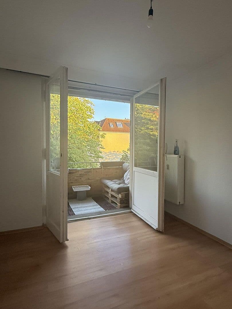 Prodej bytu 3+1 70 m², Friedrichsruher Straße 54, Berlin, Berlín Prodej bytu 3+1 70 m², Friedrichsruher Straße 54, Berlin, Berlín
