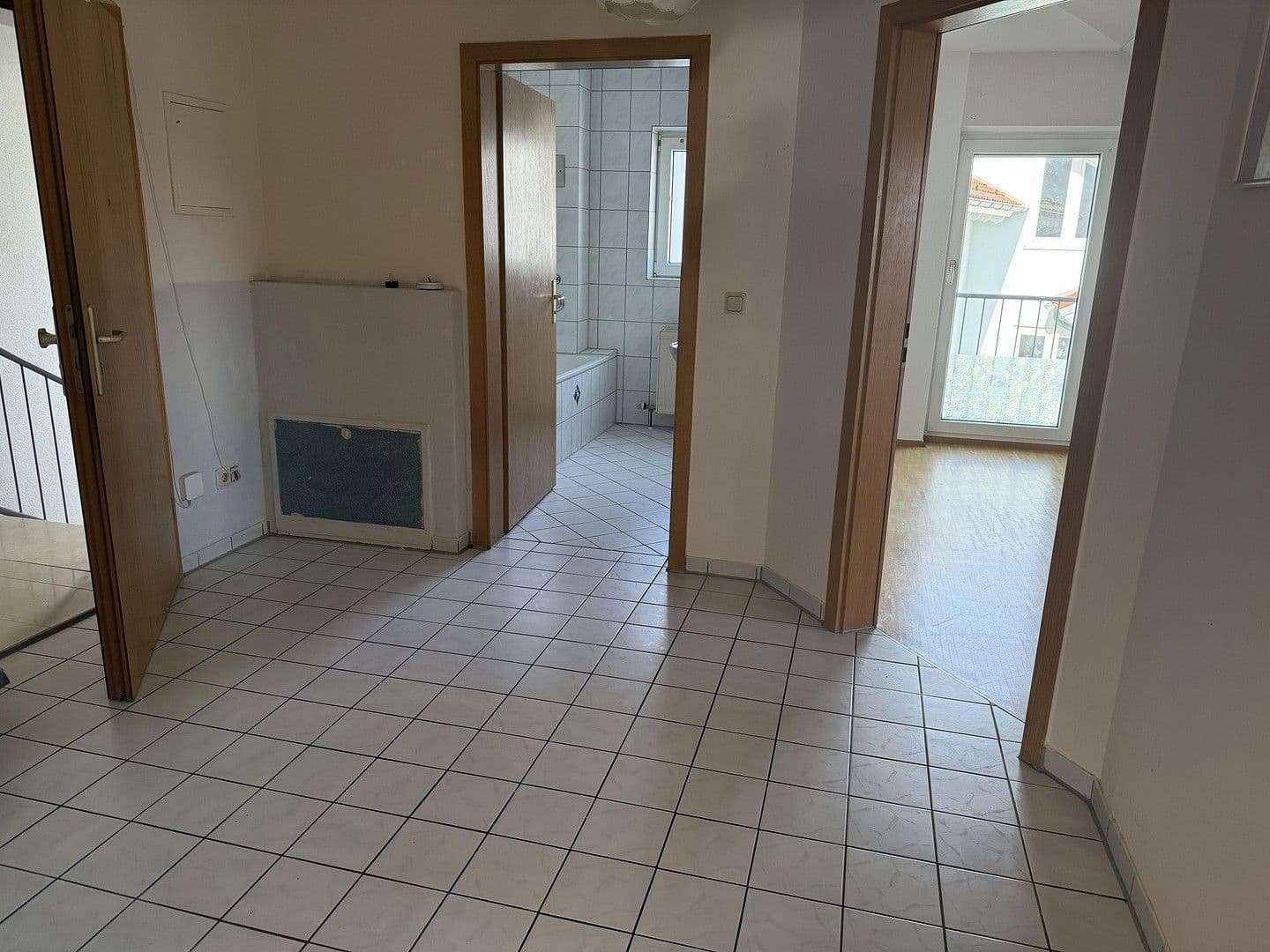 Pronájem bytu 3+1 95 m², Cleebronn, Bádensko-Württembersko Pronájem bytu 3+1 95 m², Cleebronn, Bádensko-Württembersko