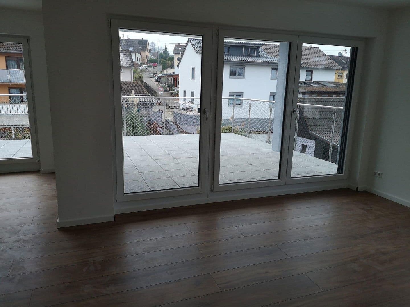 Pronájem bytu 2+1 82 m², Sinsheim, Bádensko-Württembersko Pronájem bytu 2+1 82 m², Sinsheim, Bádensko-Württembersko