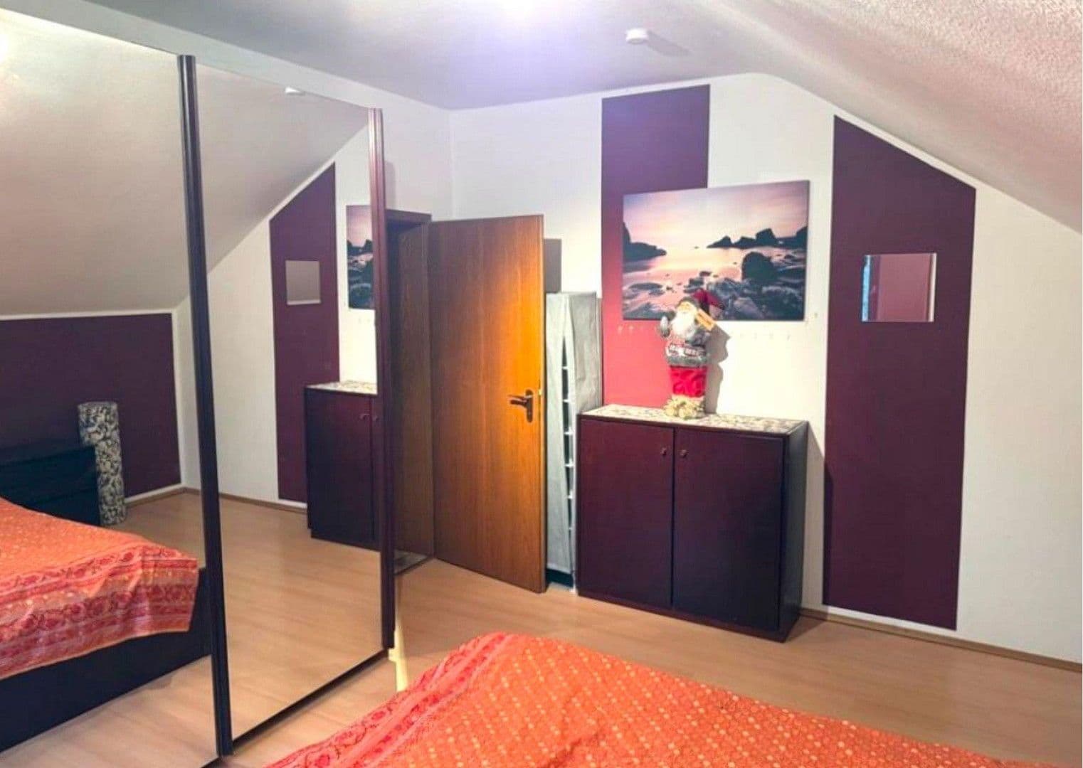 Prodej domu 220 m², pozemek 1.112 m², Wiesloch, Bádensko-Württembersko Prodej domu 220 m², pozemek 1.112 m², Wiesloch, Bádensko-Württembersko