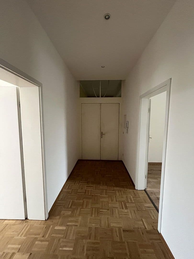 Pronájem bytu 2+1 60 m², Schneeberger Straße 4, Chemnitz, Sasko Pronájem bytu 2+1 60 m², Schneeberger Straße 4, Chemnitz, Sasko