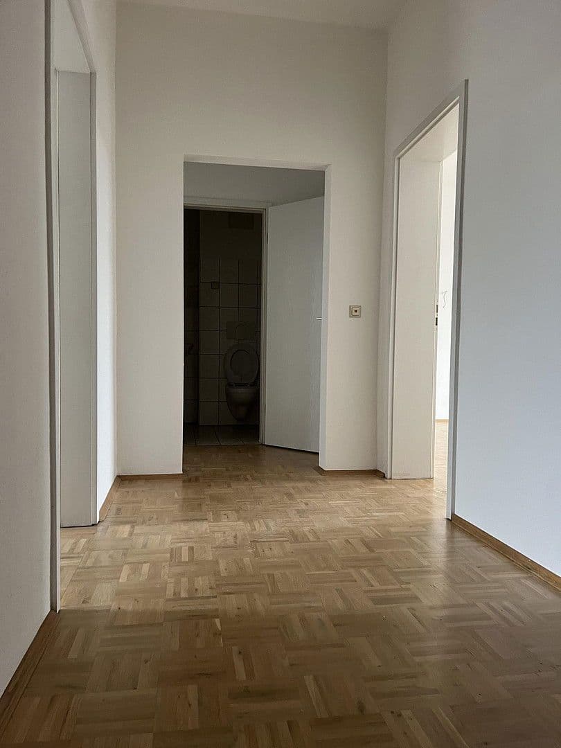 Pronájem bytu 2+1 60 m², Schneeberger Straße 4, Chemnitz, Sasko Pronájem bytu 2+1 60 m², Schneeberger Straße 4, Chemnitz, Sasko