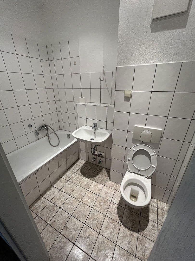 Pronájem bytu 2+1 60 m², Schneeberger Straße 4, Chemnitz, Sasko Pronájem bytu 2+1 60 m², Schneeberger Straße 4, Chemnitz, Sasko