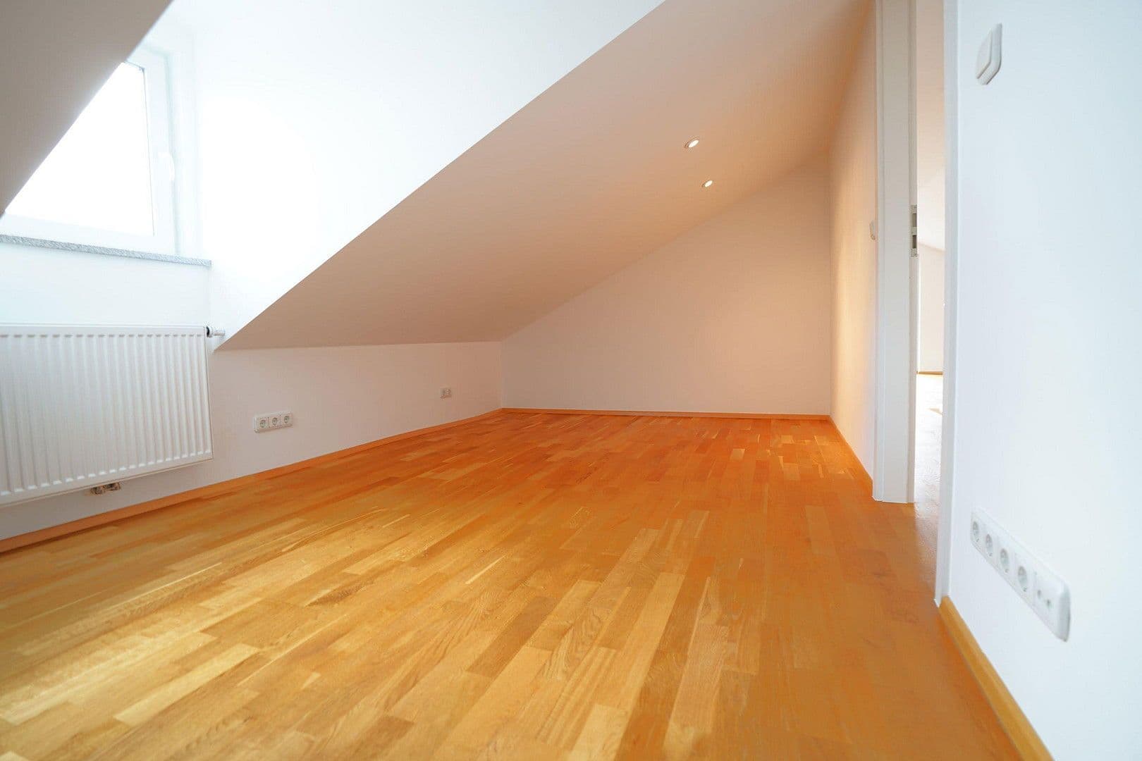 Pronájem bytu 4+1 147 m², München, Bavorsko Pronájem bytu 4+1 147 m², München, Bavorsko