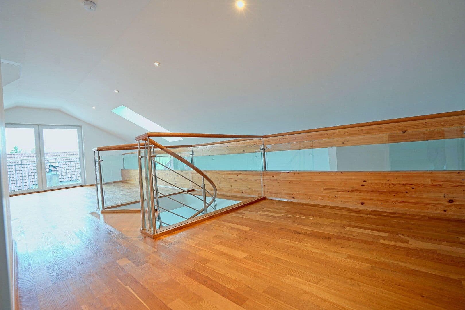 Pronájem bytu 4+1 147 m², München, Bavorsko Pronájem bytu 4+1 147 m², München, Bavorsko