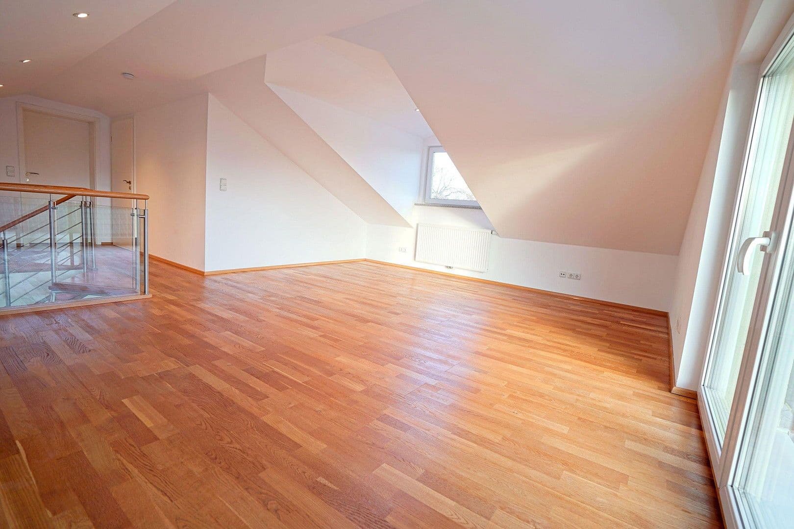 Pronájem bytu 4+1 147 m², München, Bavorsko Pronájem bytu 4+1 147 m², München, Bavorsko
