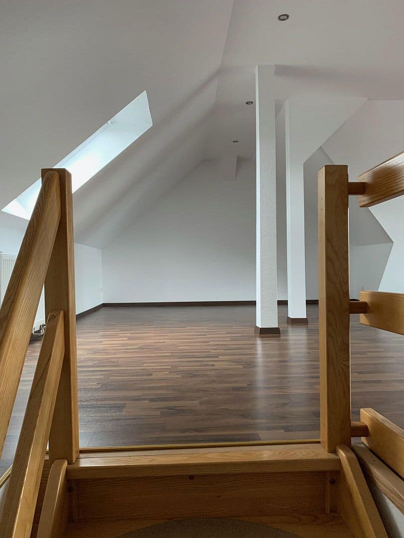 Pronájem bytu 3+1 110 m², Casparistraße 4, Chemnitz, Sasko Pronájem bytu 3+1 110 m², Casparistraße 4, Chemnitz, Sasko