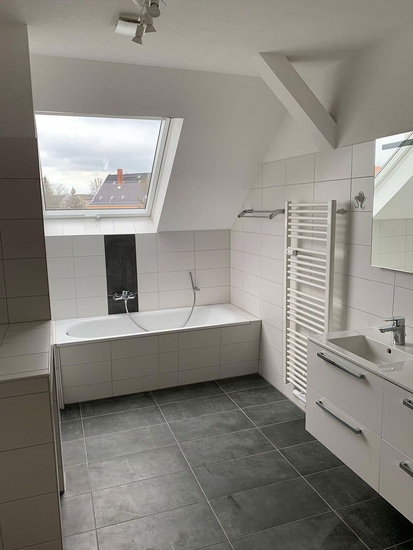 Pronájem bytu 3+1 110 m², Casparistraße 4, Chemnitz, Sasko Pronájem bytu 3+1 110 m², Casparistraße 4, Chemnitz, Sasko