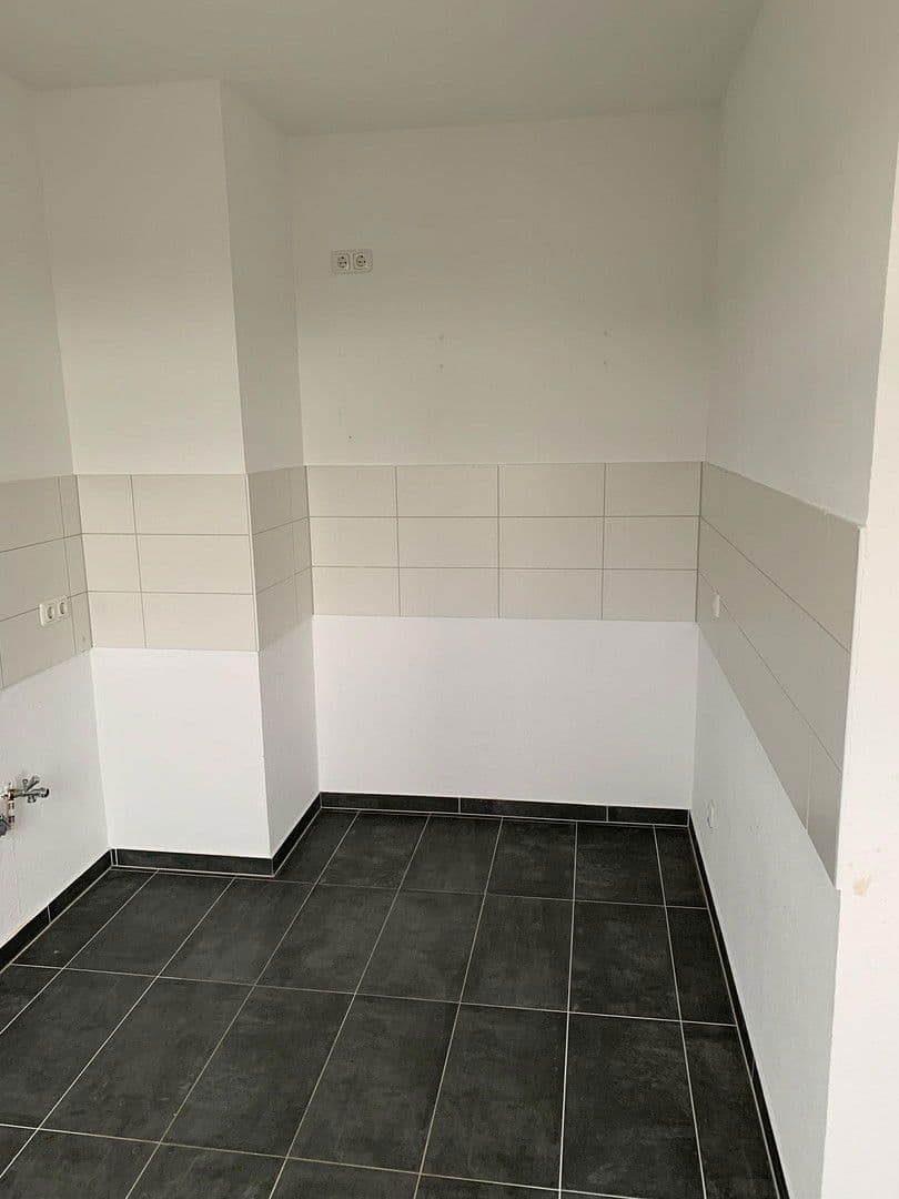 Pronájem bytu 3+1 110 m², Casparistraße 4, Chemnitz, Sasko Pronájem bytu 3+1 110 m², Casparistraße 4, Chemnitz, Sasko