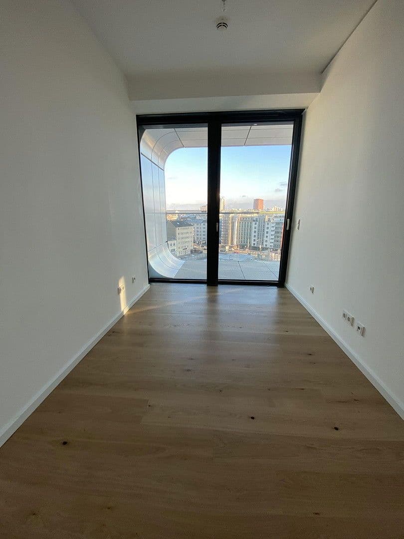 Pronájem bytu 4+1 110 m², Europa-Allee 2, Frankfurt am Main, Hessen Pronájem bytu 4+1 110 m², Europa-Allee 2, Frankfurt am Main, Hessen