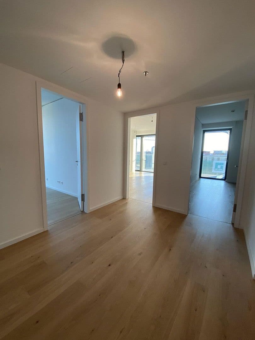 Pronájem bytu 4+1 110 m², Europa-Allee 2, Frankfurt am Main, Hessen Pronájem bytu 4+1 110 m², Europa-Allee 2, Frankfurt am Main, Hessen