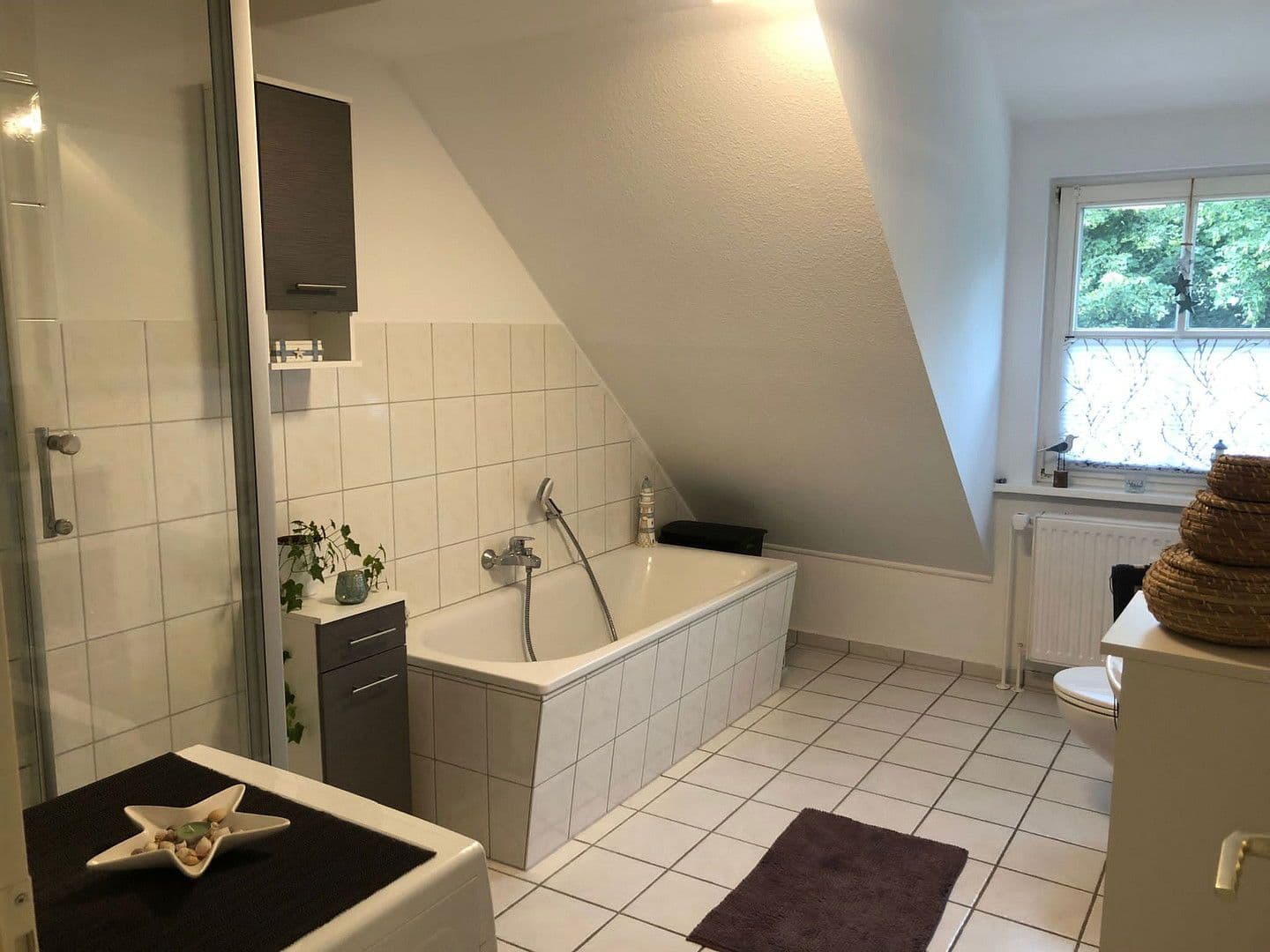 Pronájem bytu 4+1 125 m², Alte Dorfstraße 1, Seesen, Dolní Sasko Pronájem bytu 4+1 125 m², Alte Dorfstraße 1, Seesen, Dolní Sasko