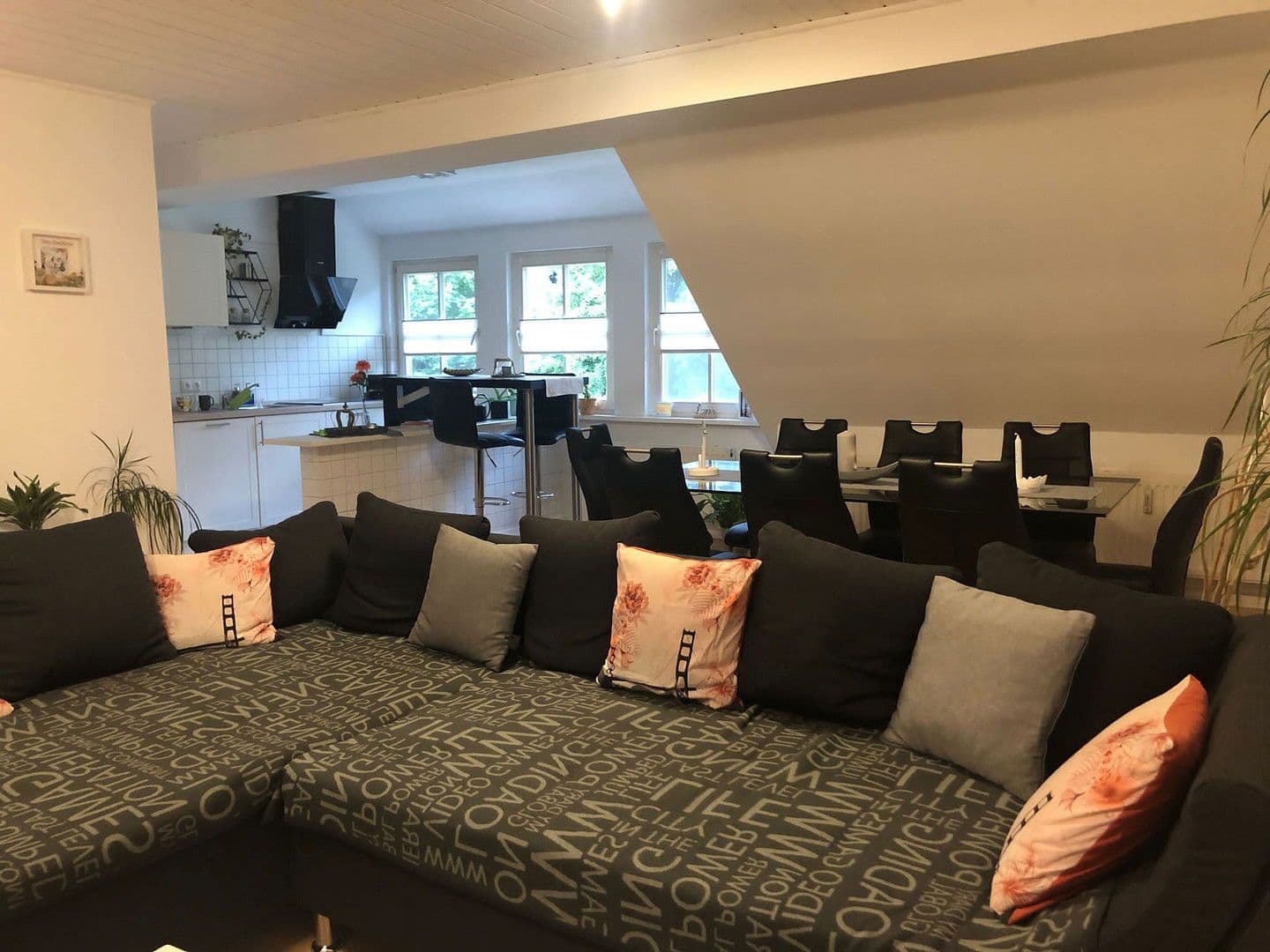 Pronájem bytu 4+1 125 m², Alte Dorfstraße 1, Seesen, Dolní Sasko Pronájem bytu 4+1 125 m², Alte Dorfstraße 1, Seesen, Dolní Sasko