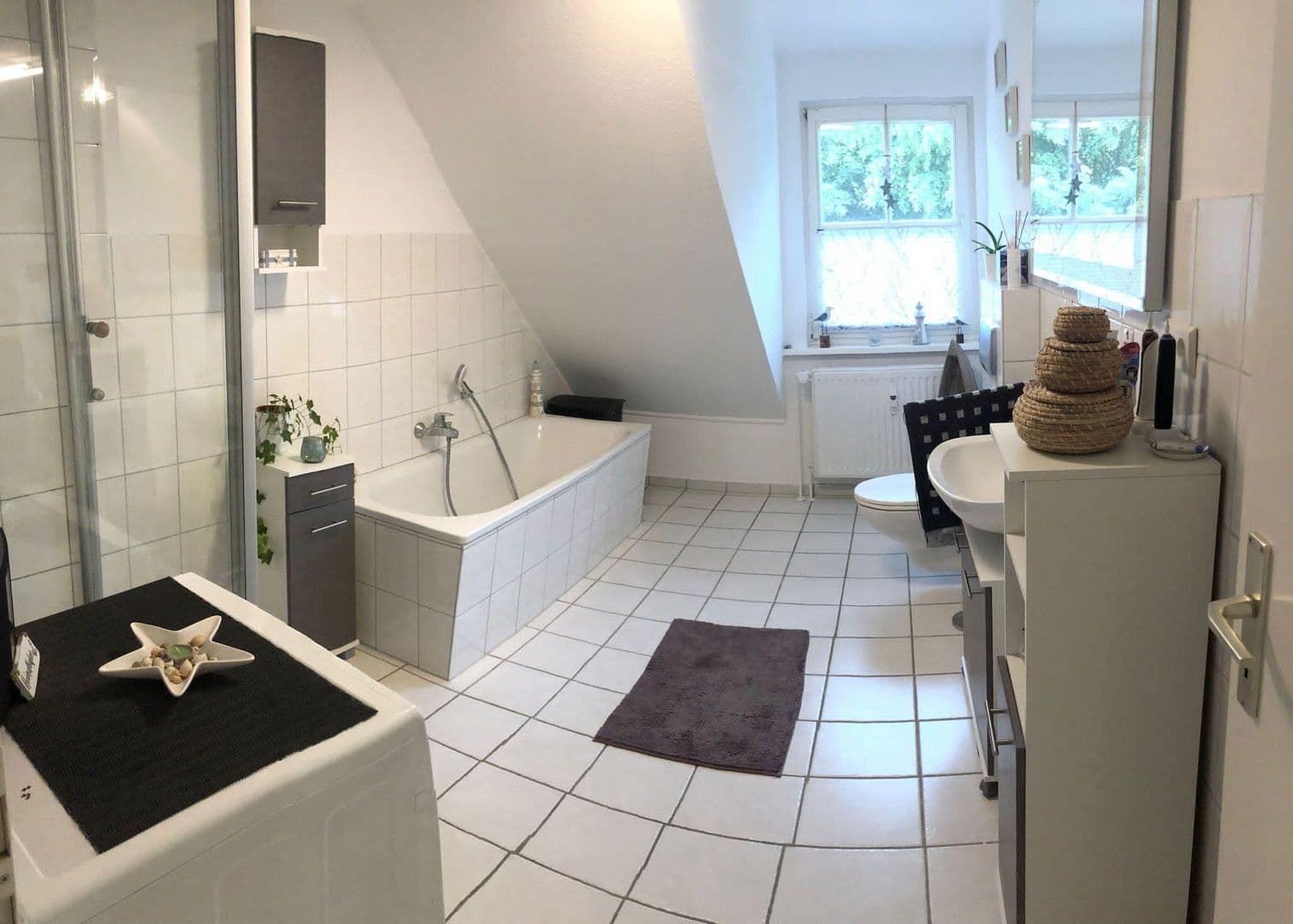Pronájem bytu 4+1 125 m², Alte Dorfstraße 1, Seesen, Dolní Sasko Pronájem bytu 4+1 125 m², Alte Dorfstraße 1, Seesen, Dolní Sasko